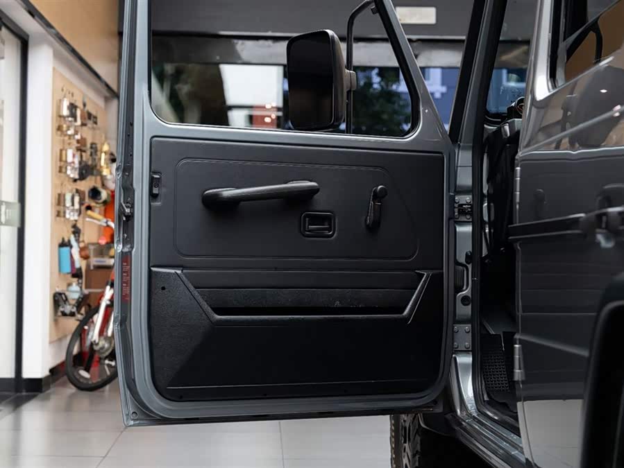 Mercedes-Benz 2019 car image #13
