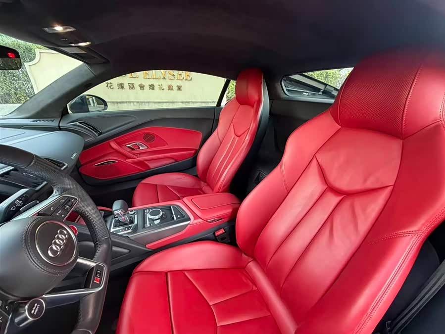 Audi R8 2018 car image #13