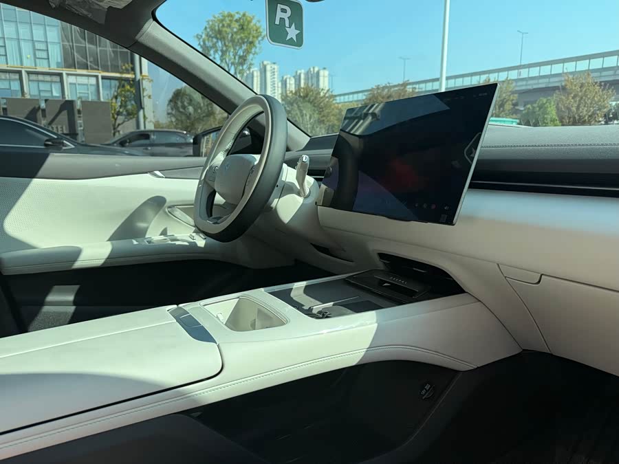 Deepal L07 2025 immagine di auto #13