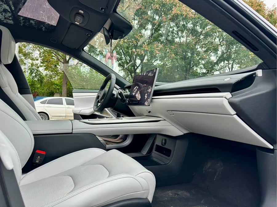 MI SU7 2024 car image #13