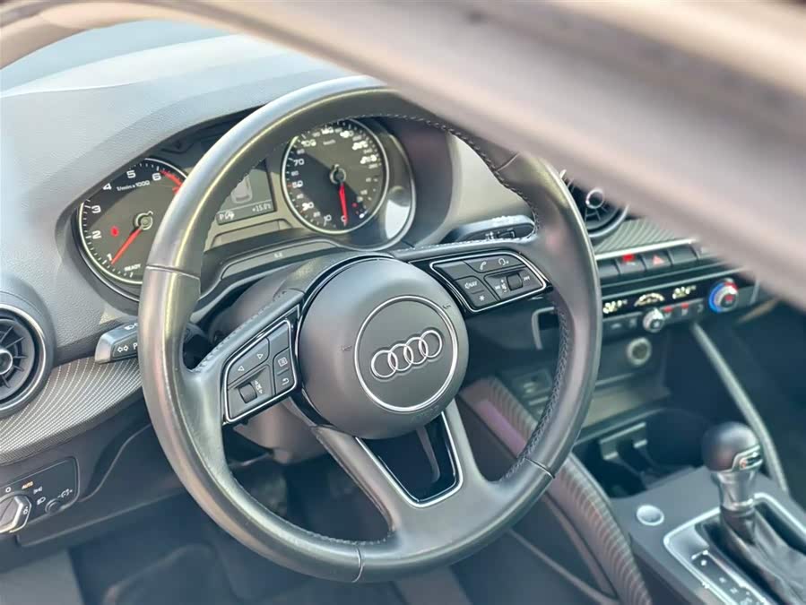 Audi Q2L 2020 изображение автомобиля #13