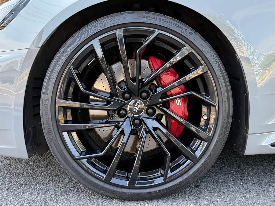 Audi RS 4 2022 immagine di auto #13