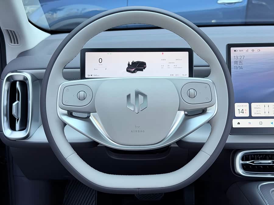 零跑汽车 零跑B01 2025 汽车图片 #13