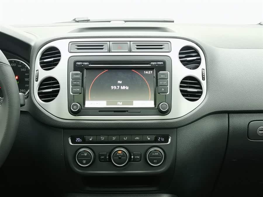 Volkswagen Tiguan 2015 car image #13