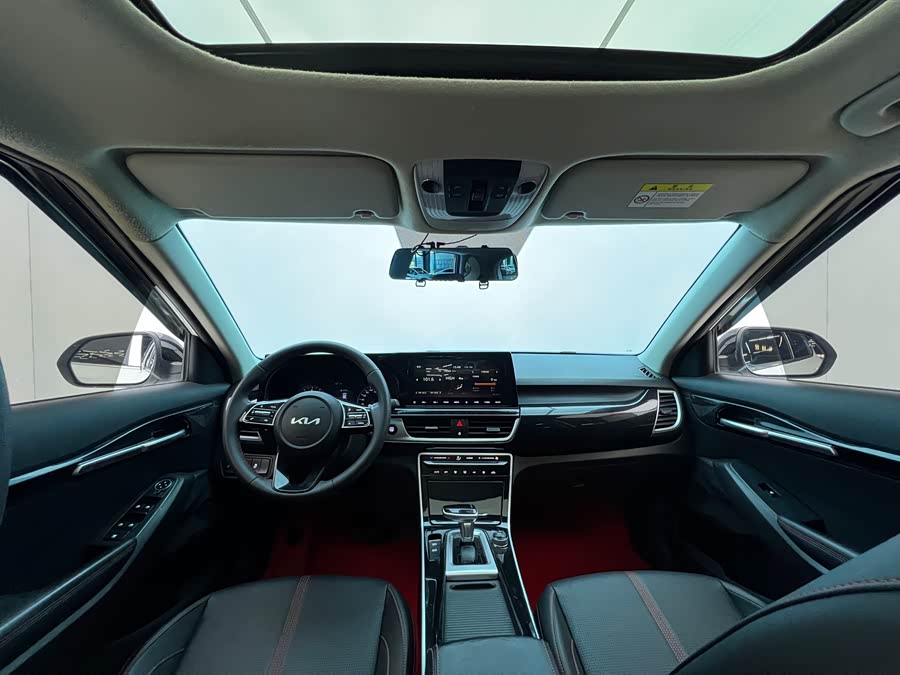 Kia Stonic 2022 car image #13