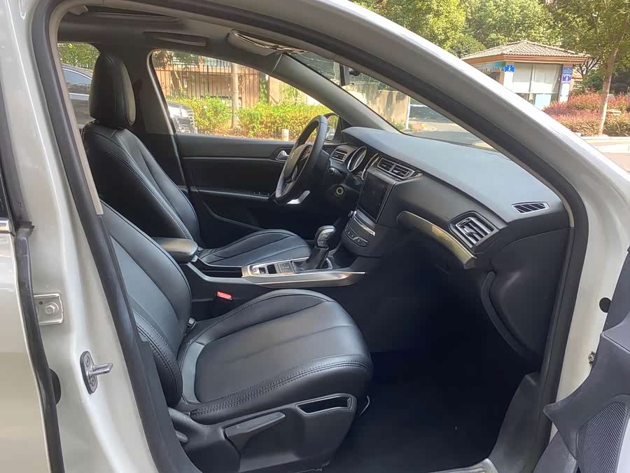 Peugeot 408 2014 car image #13