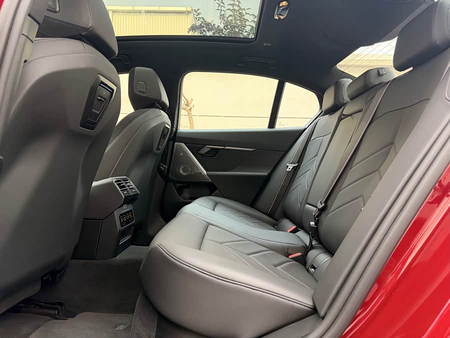 BMW i5 M60 2024 car image #13