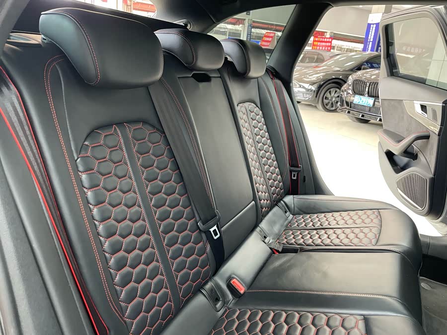 Audi RS 4 2019 immagine di auto #13