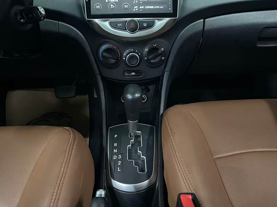 Mazda Reina Hatchback 2017 #13 Mazda Reina Hatchback 2017 car image #13