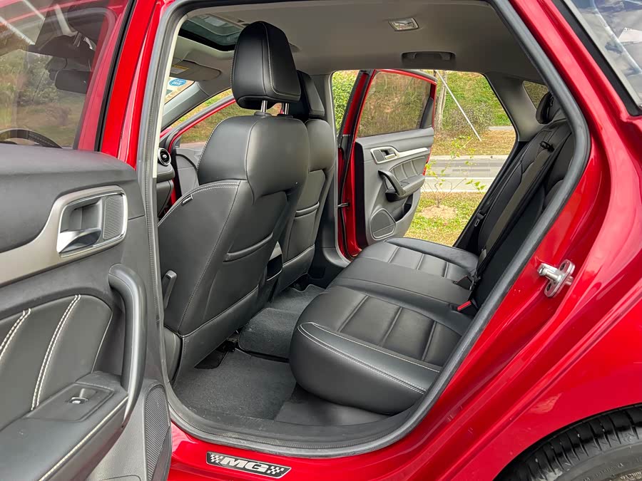 MG 6 New Energy 2018 immagine di auto #13