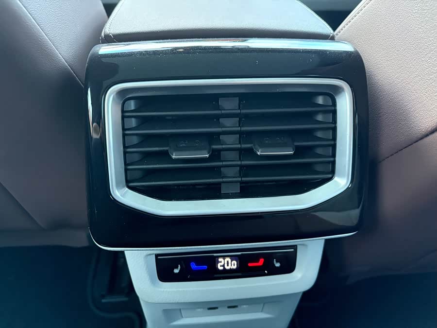 Volkswagen ID.6 X 2022 immagine di auto #13