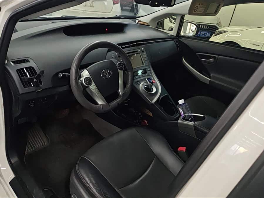 Toyota Prius 2012 car image #13