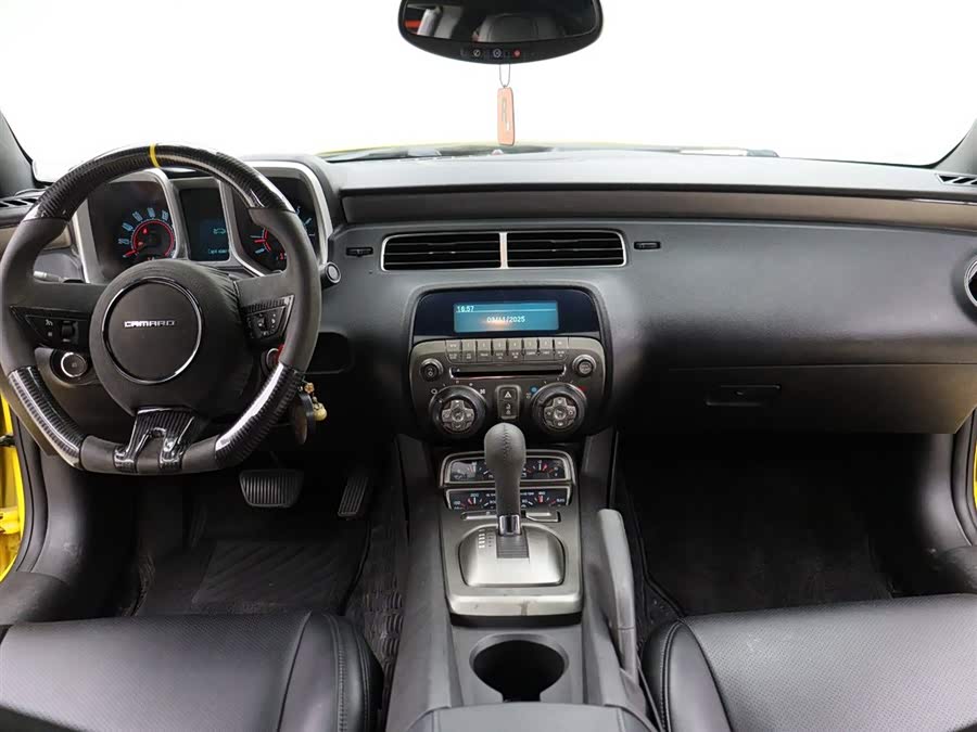 Chevrolet Camaro 2010 car image #13