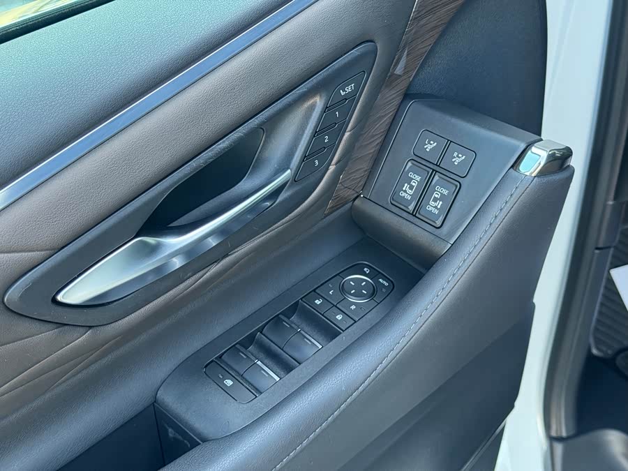 丰田 威尔法 2023 汽车图片 #13