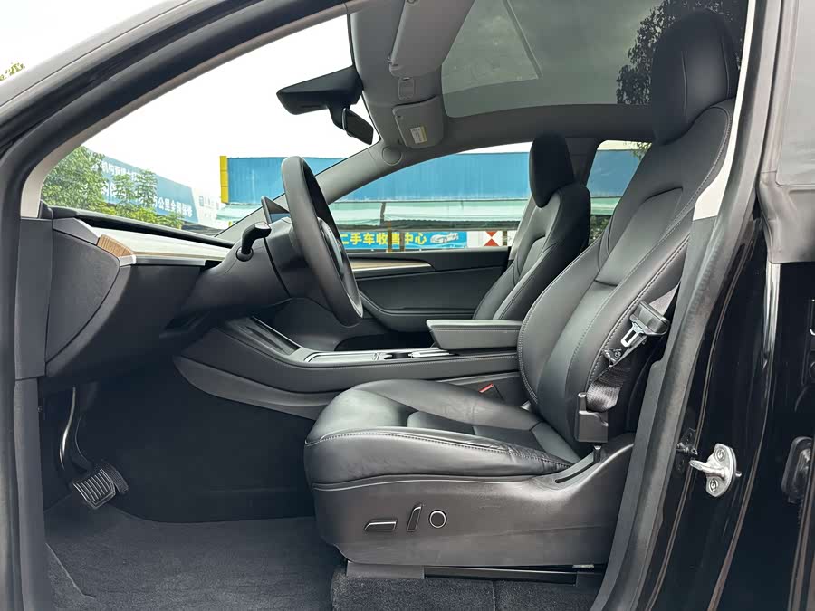 Tesla Model Y 2022 #13 Tesla Model Y 2022 car image #13