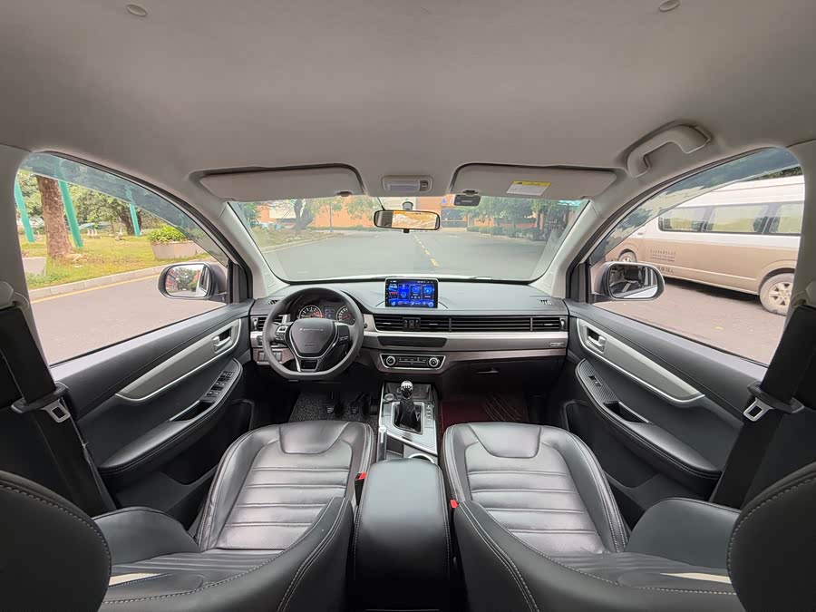 Forthing SX6 2022 car image #13