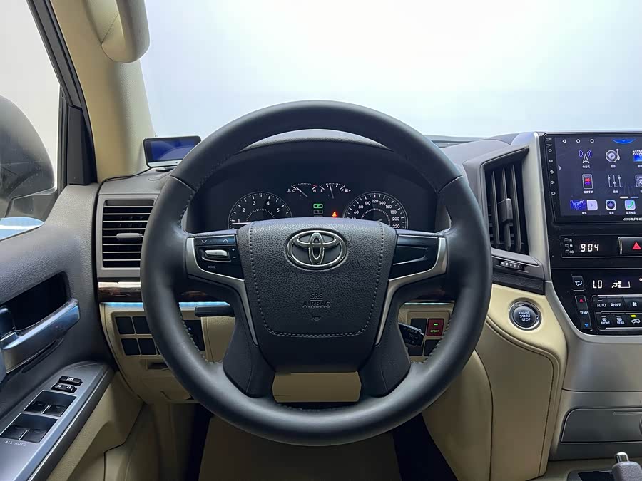 Toyota 2017 car image #13