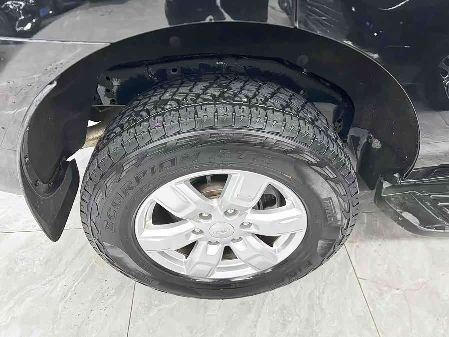 Ford Everest 2020 car image #13