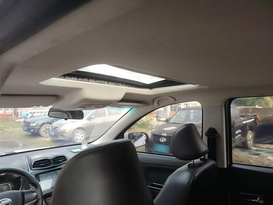 SWM斯威汽车 SWM斯威X3 2018 #13 SWM斯威汽车 SWM斯威X3 2018 汽车图片 #13