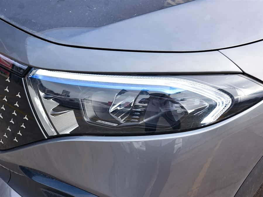 Mercedes-Benz EQB Class 2025 immagine di auto #13