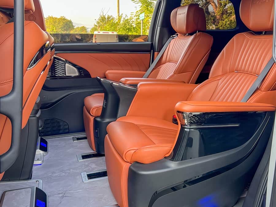 GAC Trumpchi E9 2024 #13 GAC Trumpchi E9 2024 car image #13