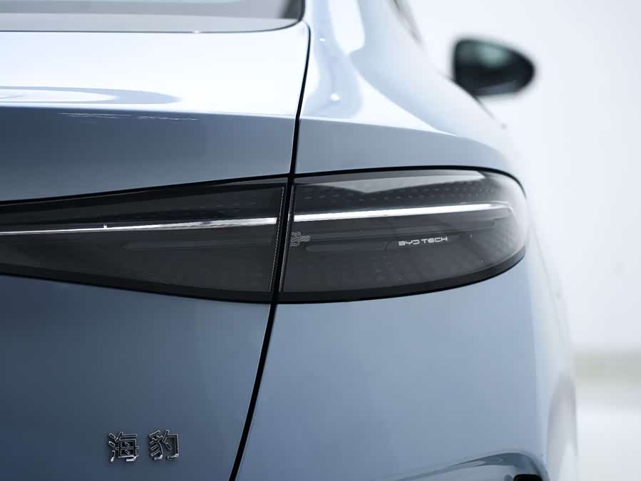 BYD Seal 2022 car image #13