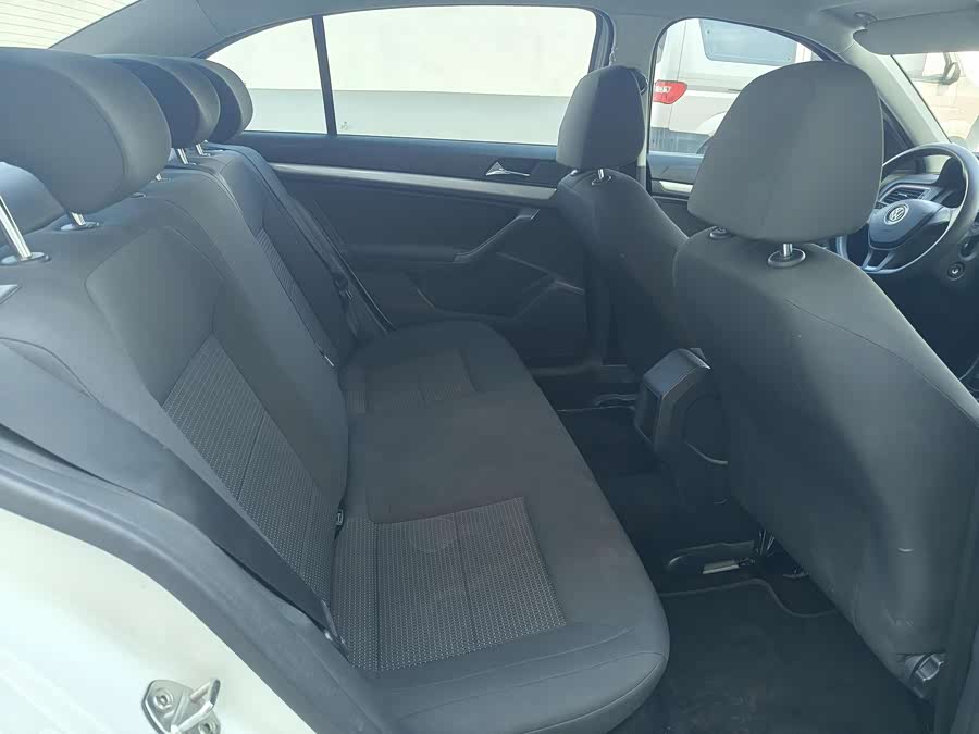Volkswagen Lavida 2018 car image #13