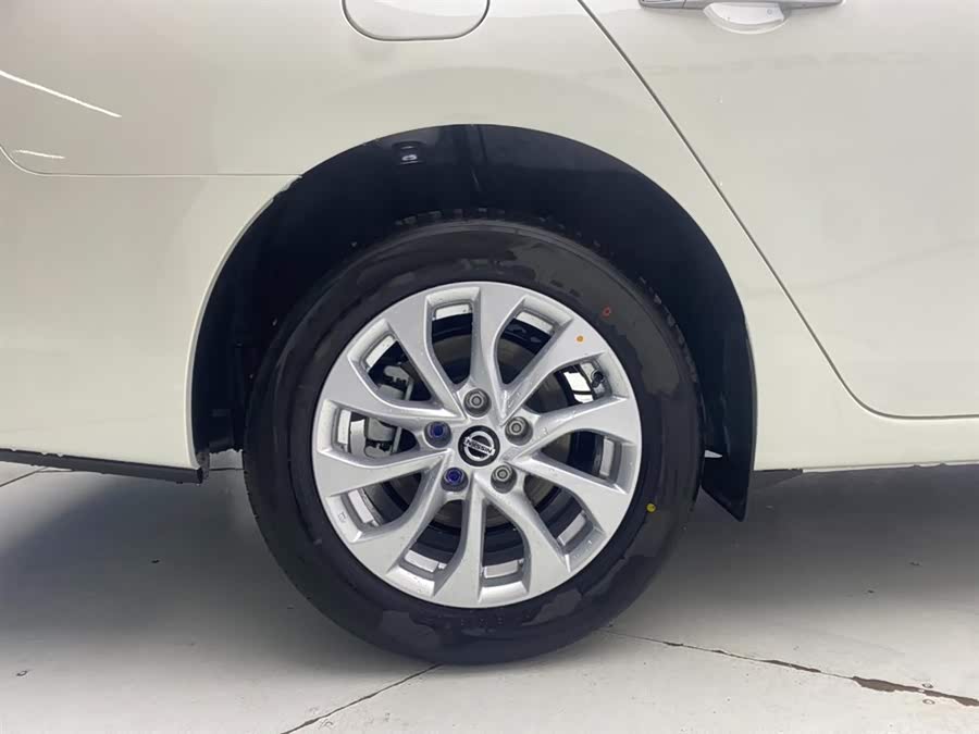 Nissan Sylphy car image #13