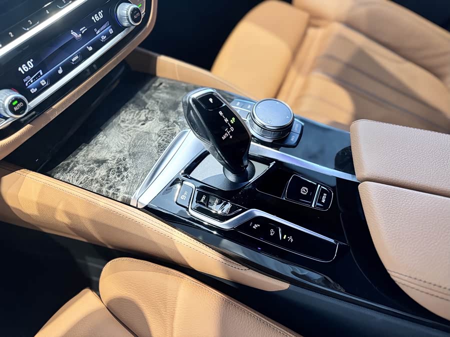 BMW 6 Series GT 2024 car image #13