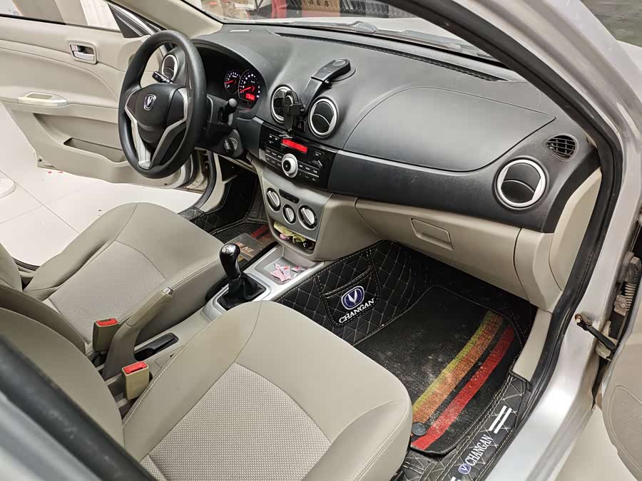 长安 悦翔V3 2015 汽车图片 #13