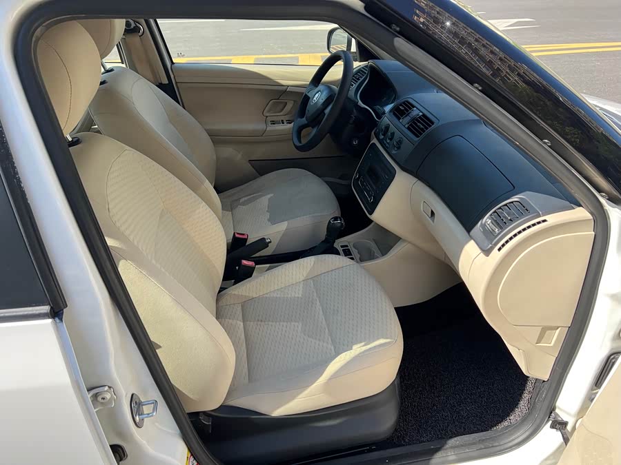 Skoda Fabia 2014 صورة سيارة #13