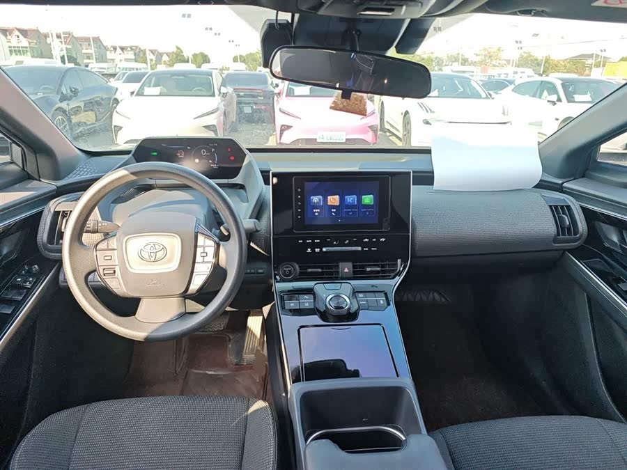 Toyota bZ4X 2024 immagine di auto #13