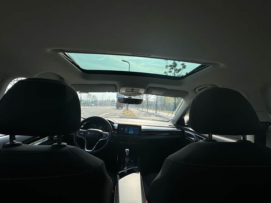 Roewe i5 2023 car image #13