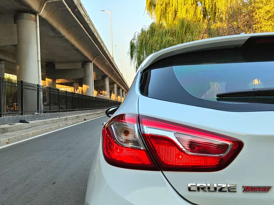 Chevrolet Cruze 2017 immagine di auto #13