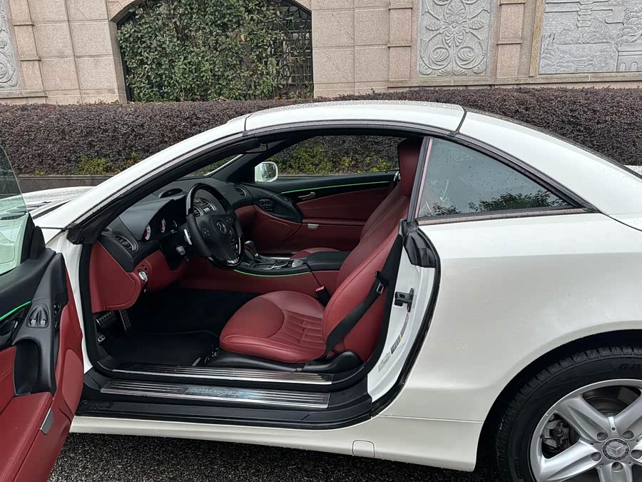 Mercedes-Benz SL Class 2011 car image #13