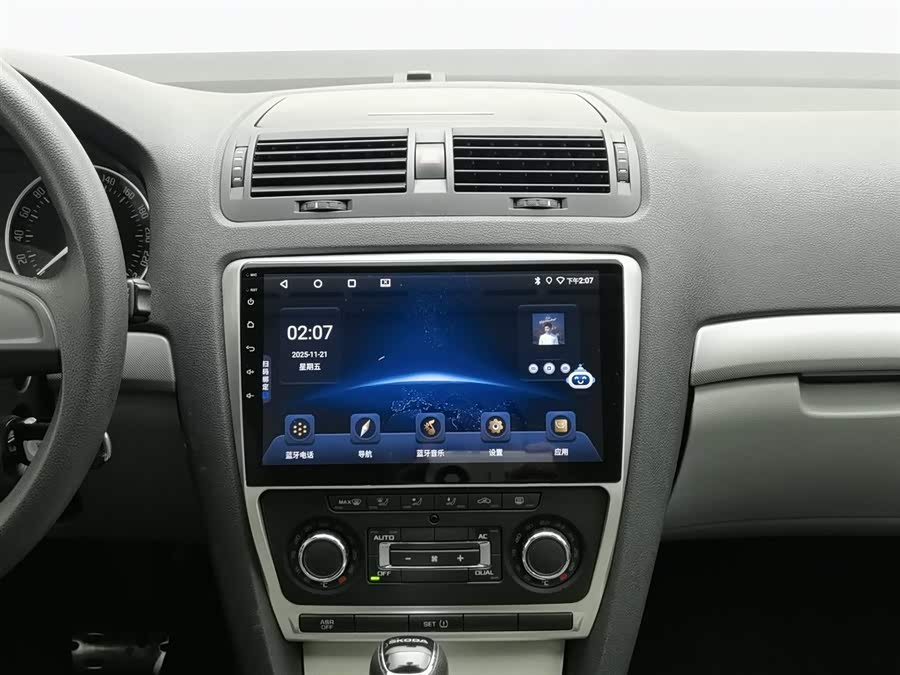 Skoda Octavia 2014 car image #13