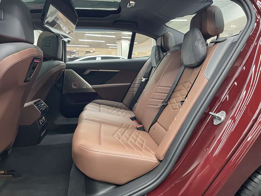 BMW 5 Series 2023 car image #13