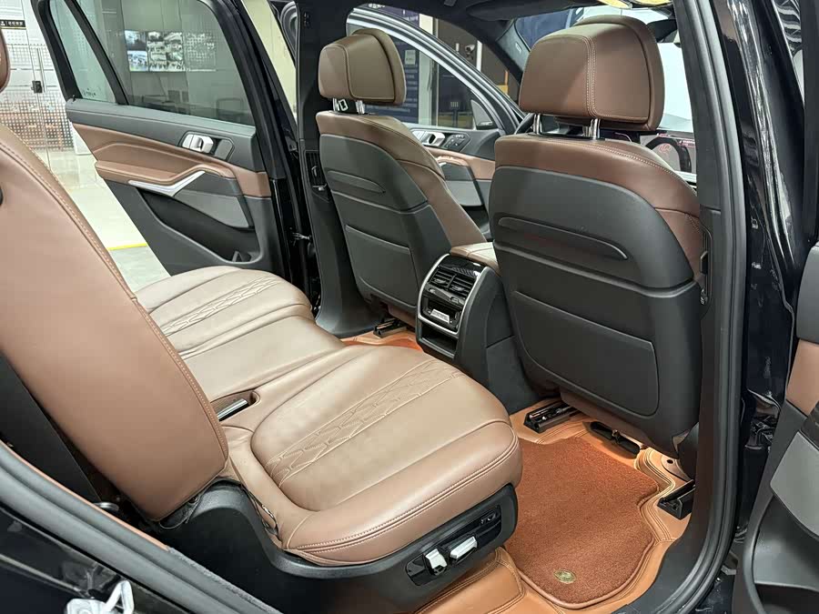 BMW X7 2020 immagine di auto #13