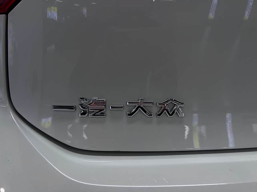 Volkswagen Golf 2022 car image #13