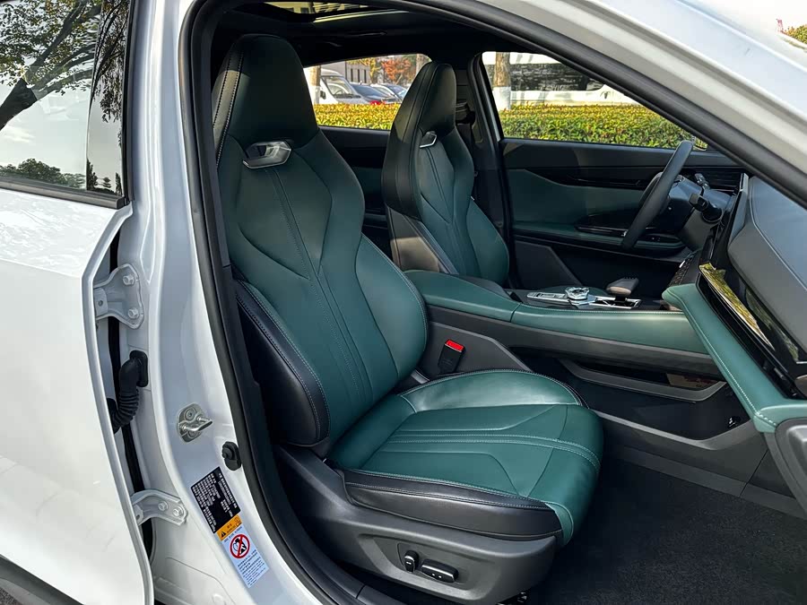 Changan UNI-V iDD 2025 car image #13