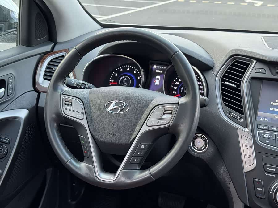 Hyundai Grand Santa Fe 2014 #13 Hyundai Grand Santa Fe 2014 car image #13