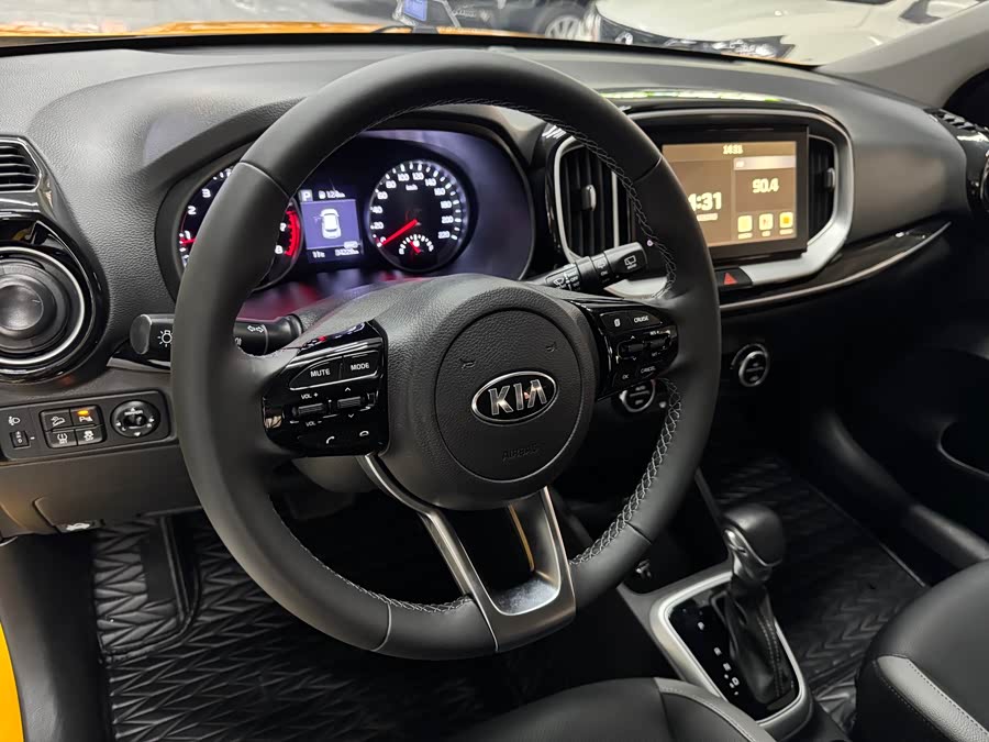 Kia 2021 car image #13