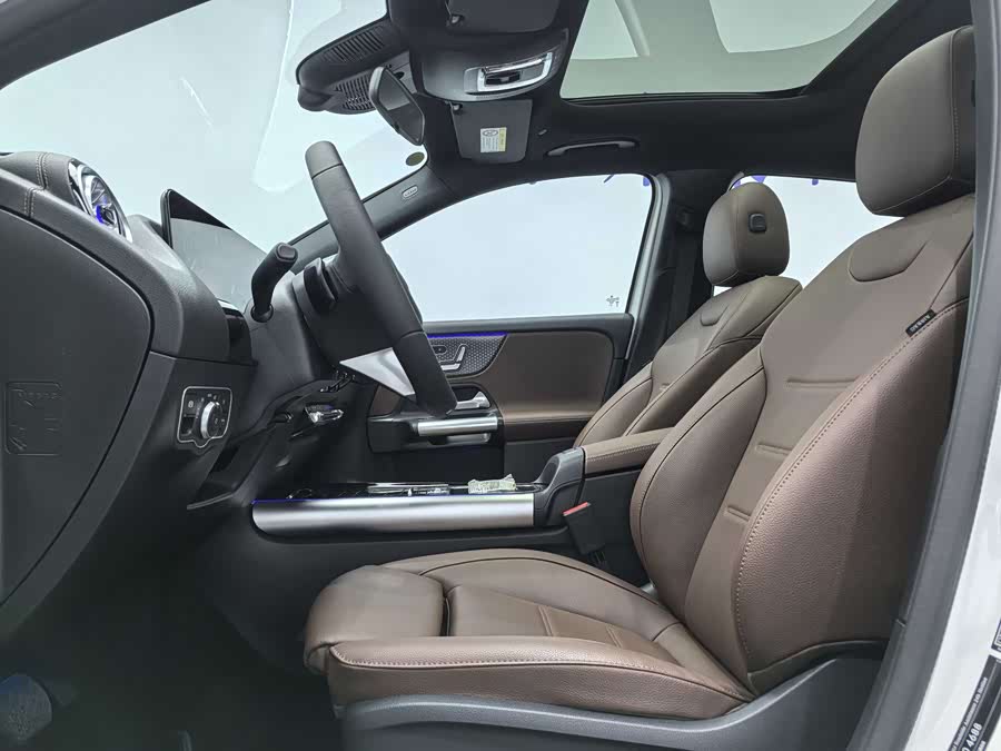 Mercedes-Benz EQA Class 2025 car image #13