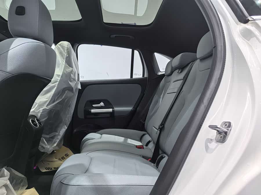 Mercedes-Benz EQA Class 2025 صورة سيارة #13