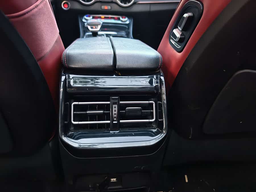 Forthing T5 EVO 2020 car image #13