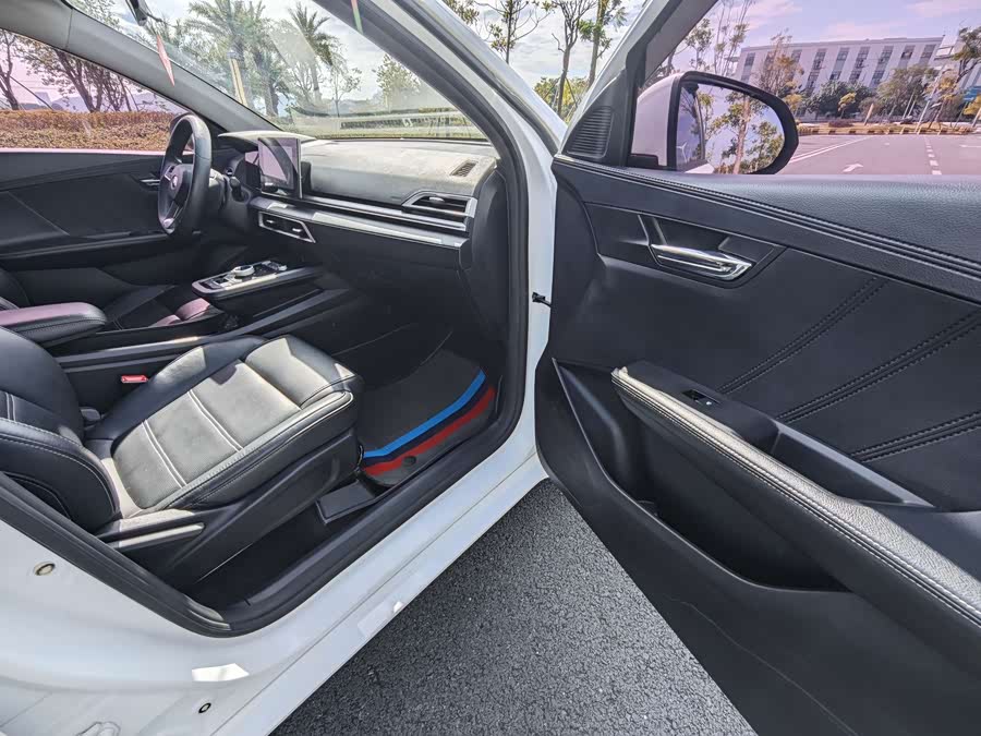 BYD e2 2019 #13 BYD e2 2019 صورة سيارة #13