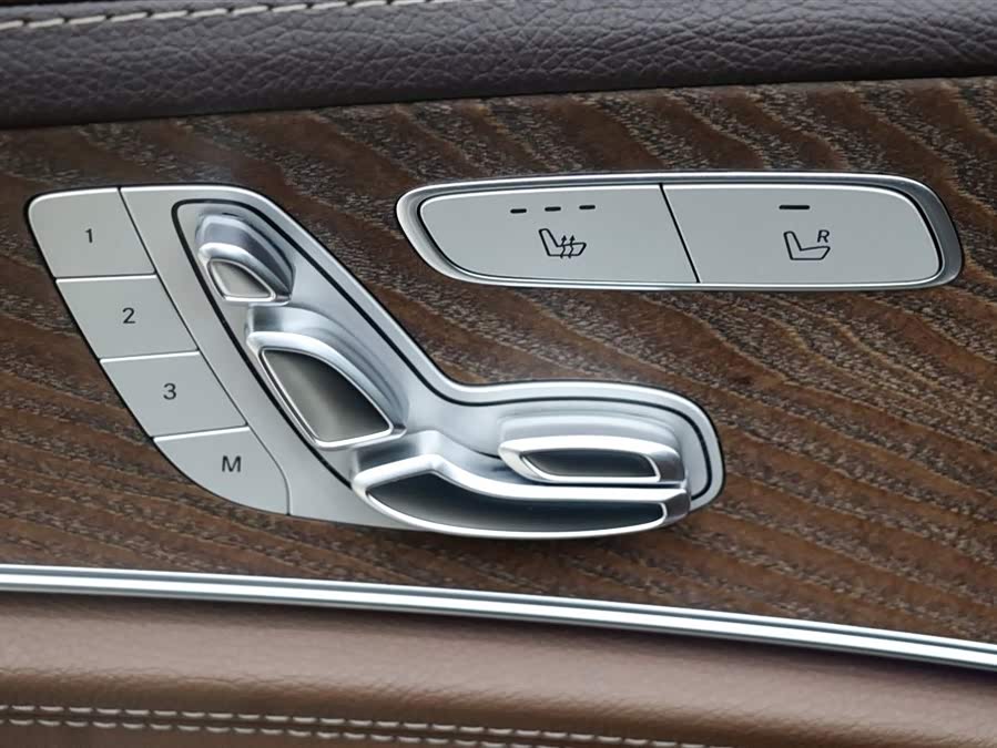 Mercedes-Benz E Class 2021 صورة سيارة #13