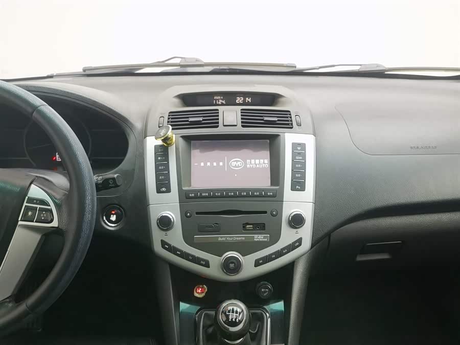 BYD S6 2015 #13 BYD S6 2015 car image #13