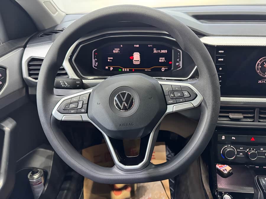 Volkswagen Tacqua 2022 car image #13