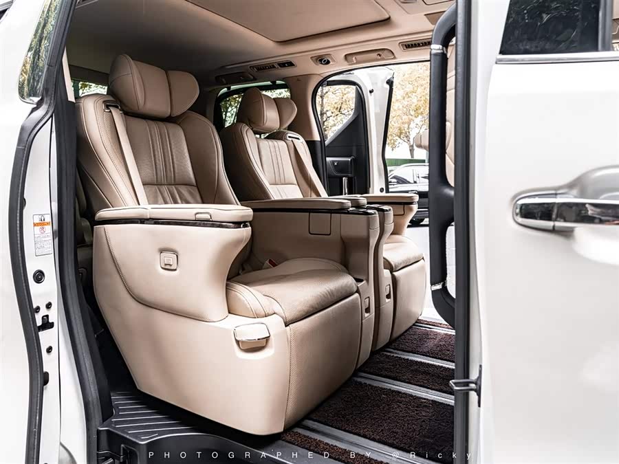 丰田 埃尔法 2019 汽车图片 #13